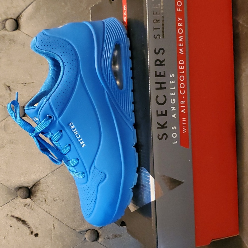 Skechers Street Stand on Air  Women's Casual Fashion Sneaker